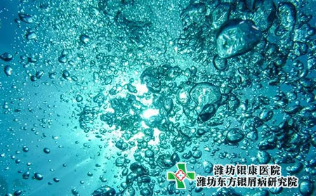 關(guān)節(jié)型牛皮膚癬手背的癥狀圖片