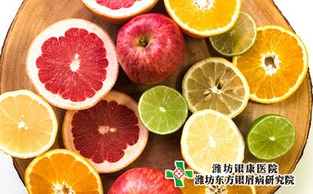 背部點狀牛皮膚癬的癥狀圖片