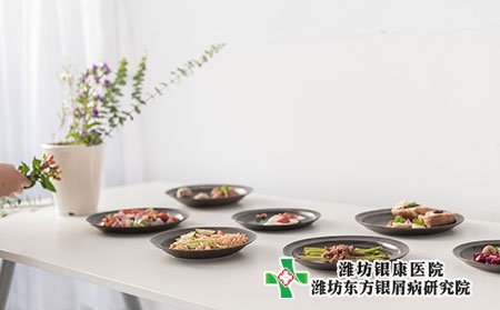 對于牛皮膚癬的治療在日常需要注意什么?