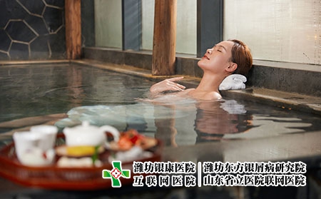 攝圖網(wǎng)_501702908_年輕美女泡湯溫泉池(企業(yè)商用)泡浴泡澡 攝圖網(wǎng)_501702908_年輕美女泡湯溫泉池(企業(yè)商用)泡浴泡澡