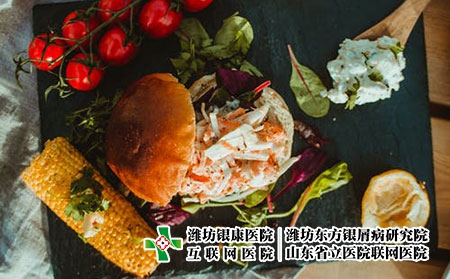 4 (39)飲食 4 (39)飲食