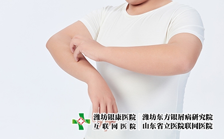 攝圖網(wǎng)_501687661_青少年兒童皮膚瘙癢（企業(yè)商用）