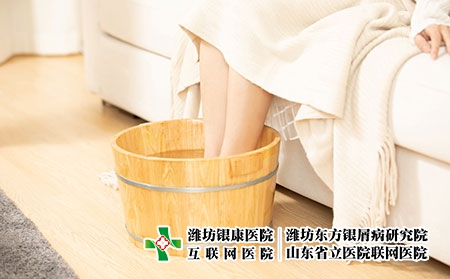 攝圖網_501538885_冬季居家女性養生泡腳（企業商用）泡浴