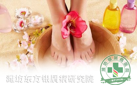 經常泡腳對銀屑病護理有可以處