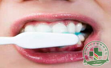 每天都刷牙的銀屑病患者們未必刷對了   