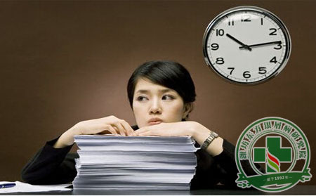 熬夜、夜宵，銀屑病患者健康的兩大殺手