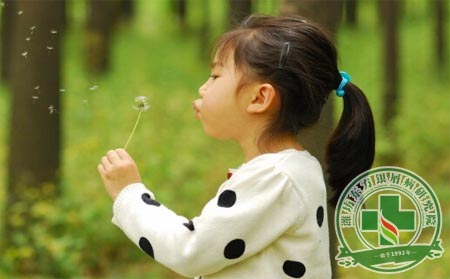 花柳飄散季,銀屑病患者如何防止銀屑病再次“萌芽”