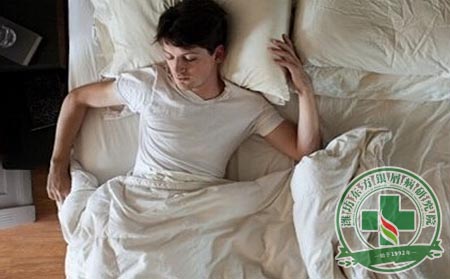 睡得可以，銀屑病患者老得慢 