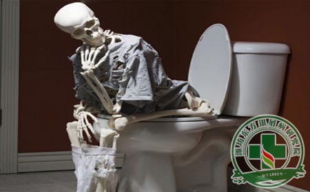 春季物燥天干，便秘的銀屑病患者怎么辦？