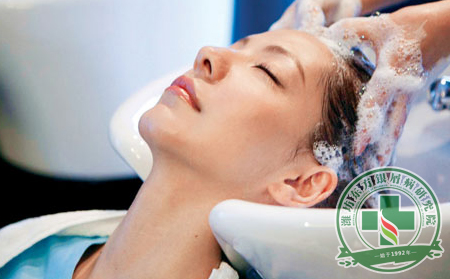 中年銀屑病患者夏季祛濕預(yù)防新主張