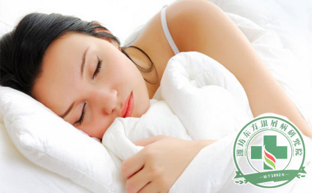 想要春眠不覺曉，銀屑病患者睡前該怎么做?