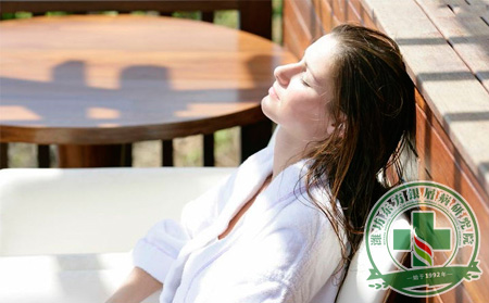 暮春日光浴：銀屑病患者如何科學曬太陽?