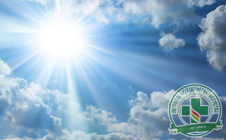 烈夏患者多煩憂，預(yù)防銀屑病可以乘涼