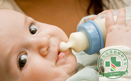 嬰兒期遺傳銀屑病該如何在夏季進行預防護理保健