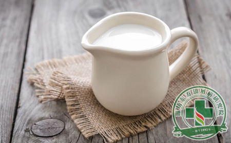 銀屑病患者長(zhǎng)期飲用牛奶未必是健康的