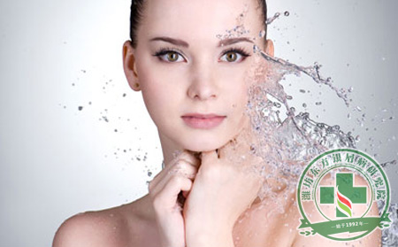 銀屑病患者夏季健康防護(hù)時也要注意這些可以發(fā)因素