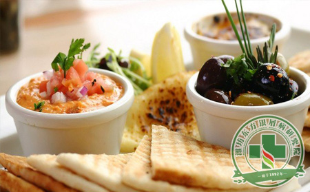 濰坊牛皮癬患者控制病情飲食能幫什么忙