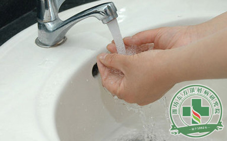 濰坊銀屑病患者怎么在治療中提高護理的質量