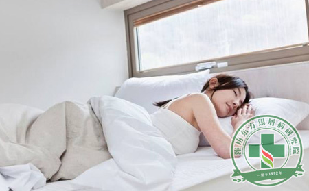 濰坊秋季銀屑病患者如何調(diào)節(jié)體內(nèi)陰陽平衡