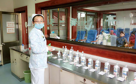 治療區(qū)大夫小距離接觸——濰坊東方銀屑病研究院治療區(qū)專(zhuān)題