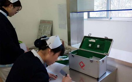 護士們在認真的工作