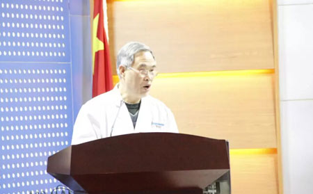 住院部主任劉榮貴發言