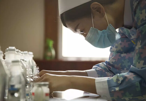 治療銀屑病的濰坊東方護理人員