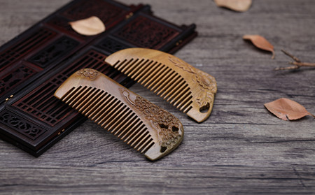 頭昏腦脹、無精打采 牛皮癬患者梳頭找回精、氣、神