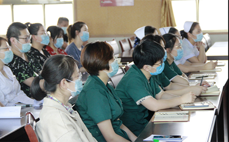 不能隨便動用周圍的物質(zhì)進行滅火