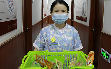 濰坊東方銀屑病研究院為患者送上愛心粽子