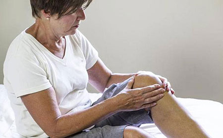 牛皮膚癬初期癥狀-關(guān)節(jié)僵硬和疼痛