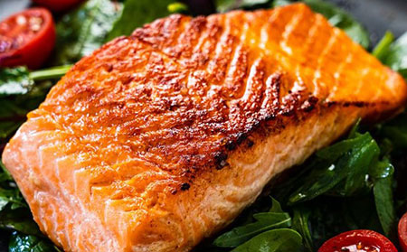 銀皮膚癬飲食食物_三文魚