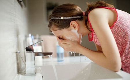 牛皮膚癬使用洗面奶應選擇舒緩性的