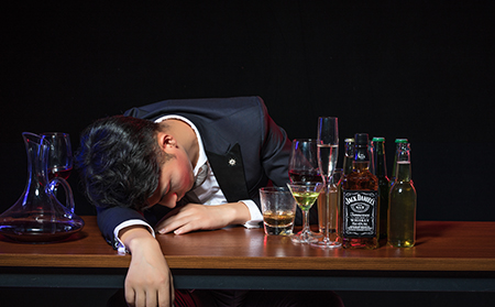 酒精會加劇銀皮膚癬的原因