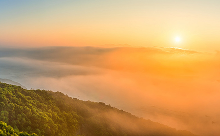 銀皮膚癬患者定時沐浴陽光也是很好的紫外線治療方案