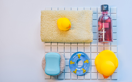 溫水可以鎮(zhèn)靜銀屑病癬發(fā)炎的皮膚